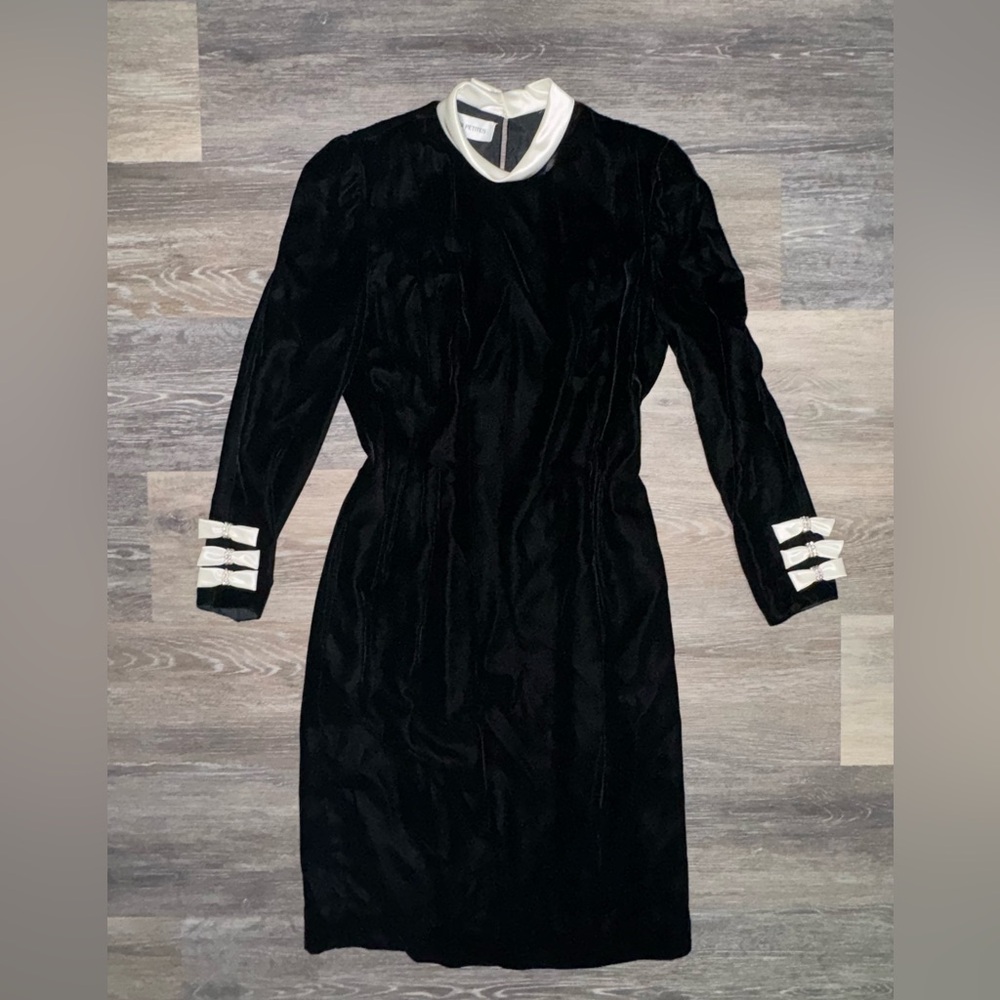 Vintage Nipon Petites Formal Winter Velvet Bow Dress - Size 8